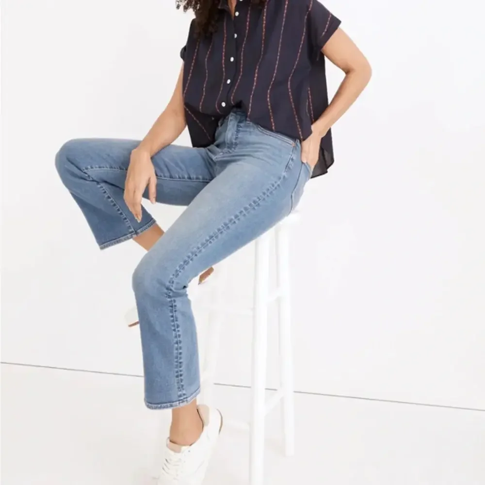 MADEWELL Cali Demi-Boot Jeans in Dorrance Wash: Kick Out Crop - Picture 2 of 10